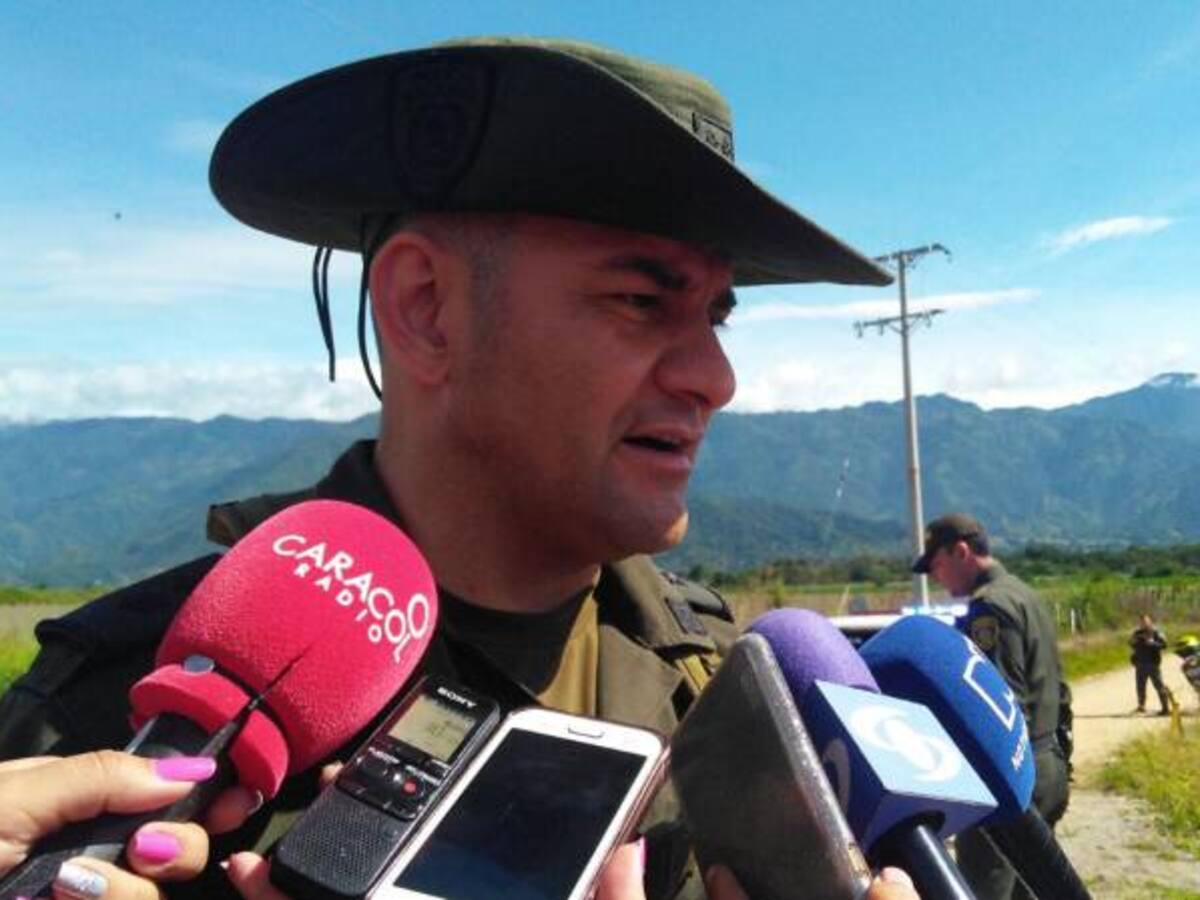 Dirección de Antinarcóticos de la Policía inspecciona lugar de accidente