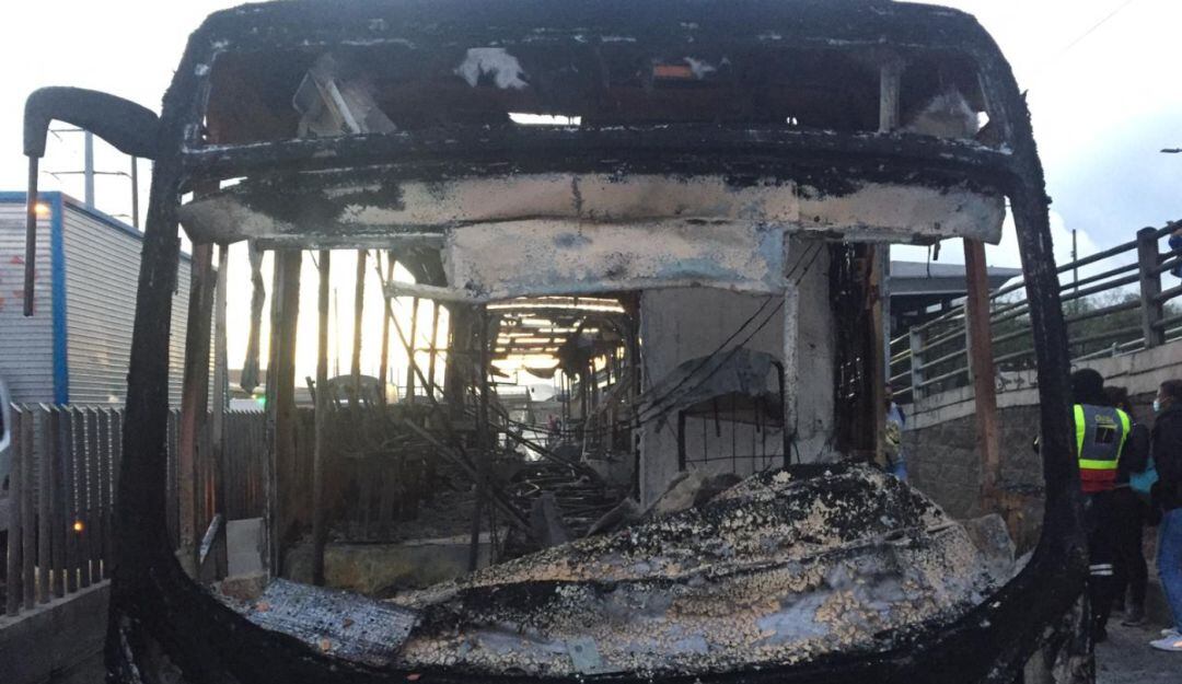 Bus de Transmilenio quemado en Soacha. 