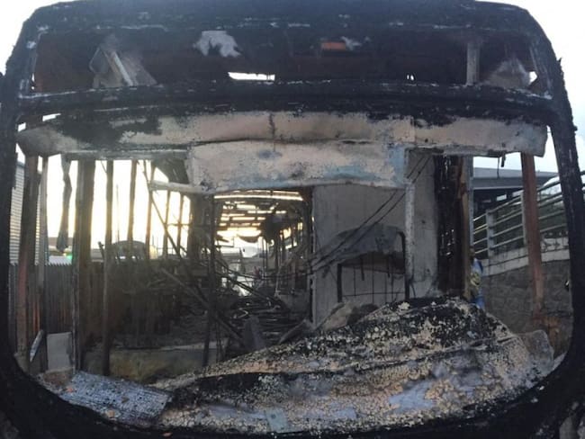 Bus de Transmilenio quemado en Soacha.