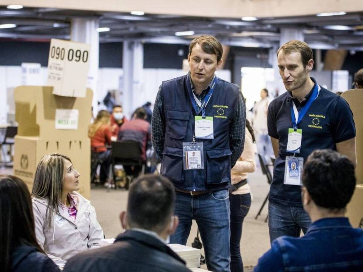 Registraduría puede retomar confianza con elecciones: Observadores europeos