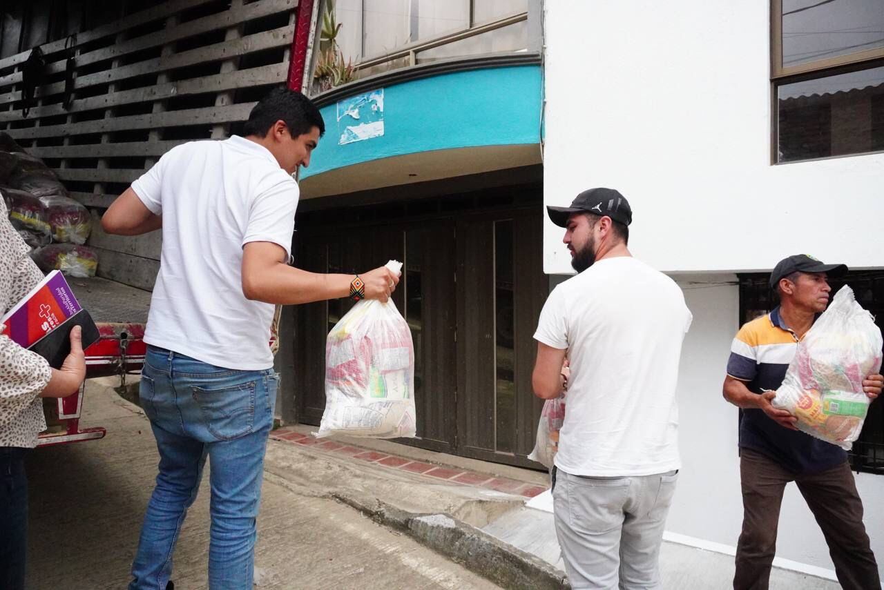 Entrega de ayuda humanitaria