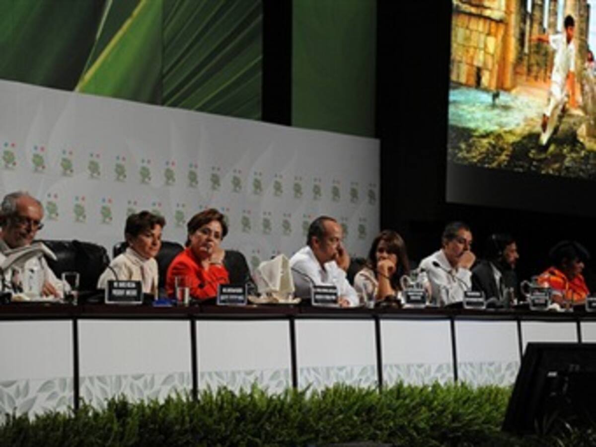 Países negocian 'línea por línea' el documento final de la cumbre de Cancún