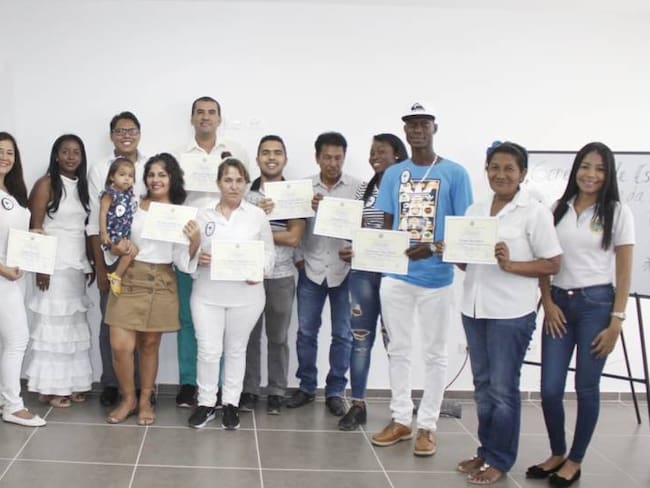 Comerciantes informales de Cartagena, certificados en emprendimiento