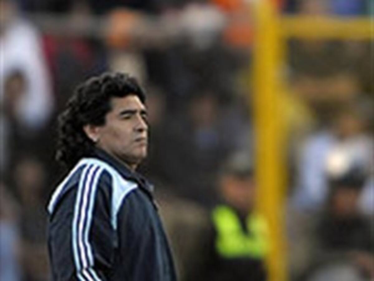 Maradona confirma al trío de ataque Messi, Agüero y Tevez para el juego contra Colombia