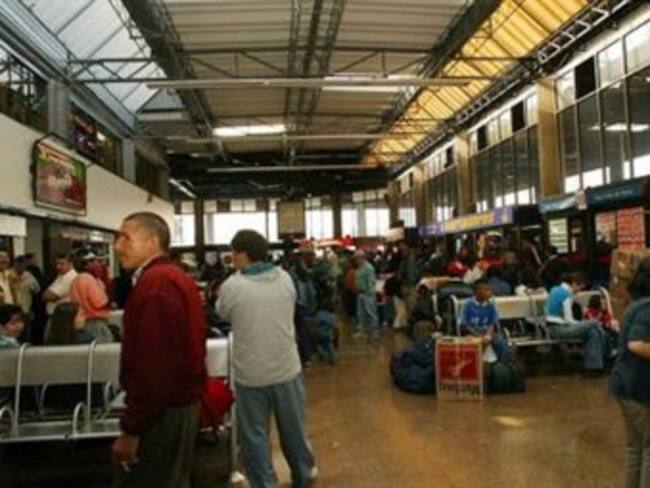 Más de cien personas represadas en el Terminal del Norte de Medellín