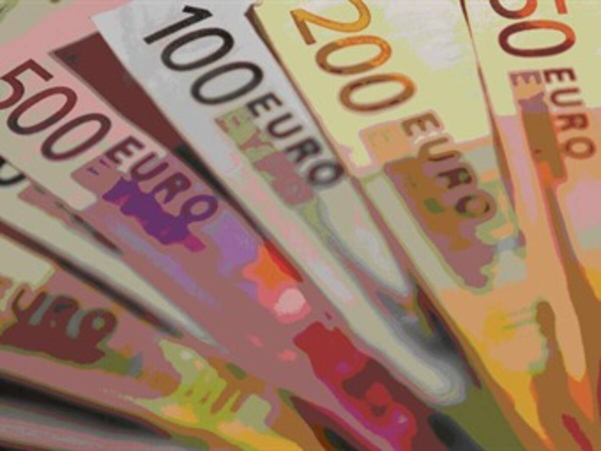 La CE avisa a los griegos de que decidirán con su voto si siguen en el euro