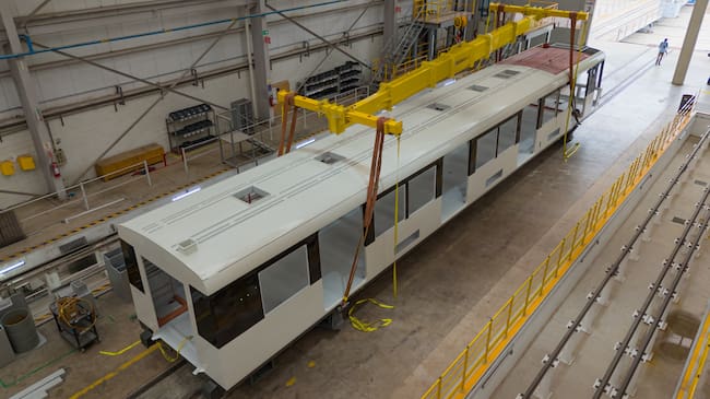 Ensamblaje de los trenes nuevos que tendrá el Metro de Medellín. Foto: Cortesía Metro de Medellín