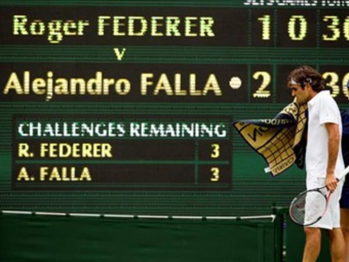 Falla cae ante Federer en vibrante partido de primera ronda de Wimbledon