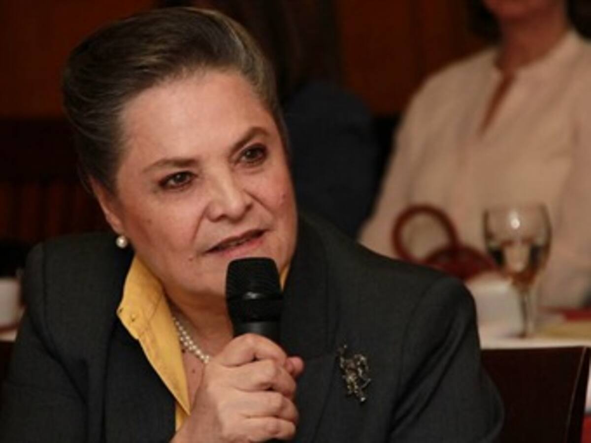 Estaré a la expectativa de la investigación contra J.J. Rendón: Clara López