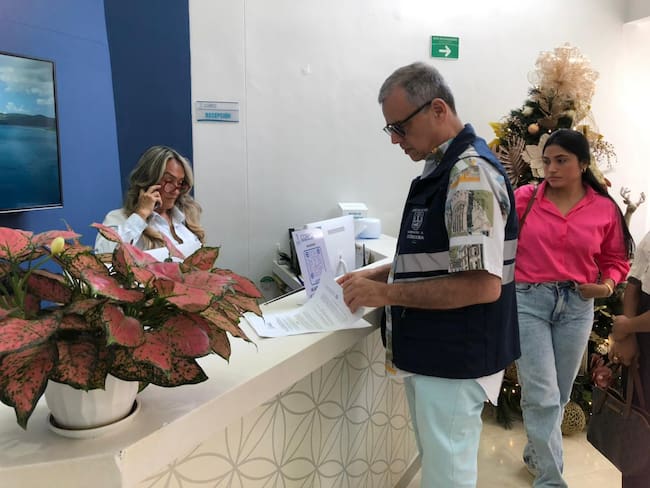 Inspección de la Secretaría de Salud de Córdoba en la IPS Corpo de Montería por incumplimiento de normas de salud.