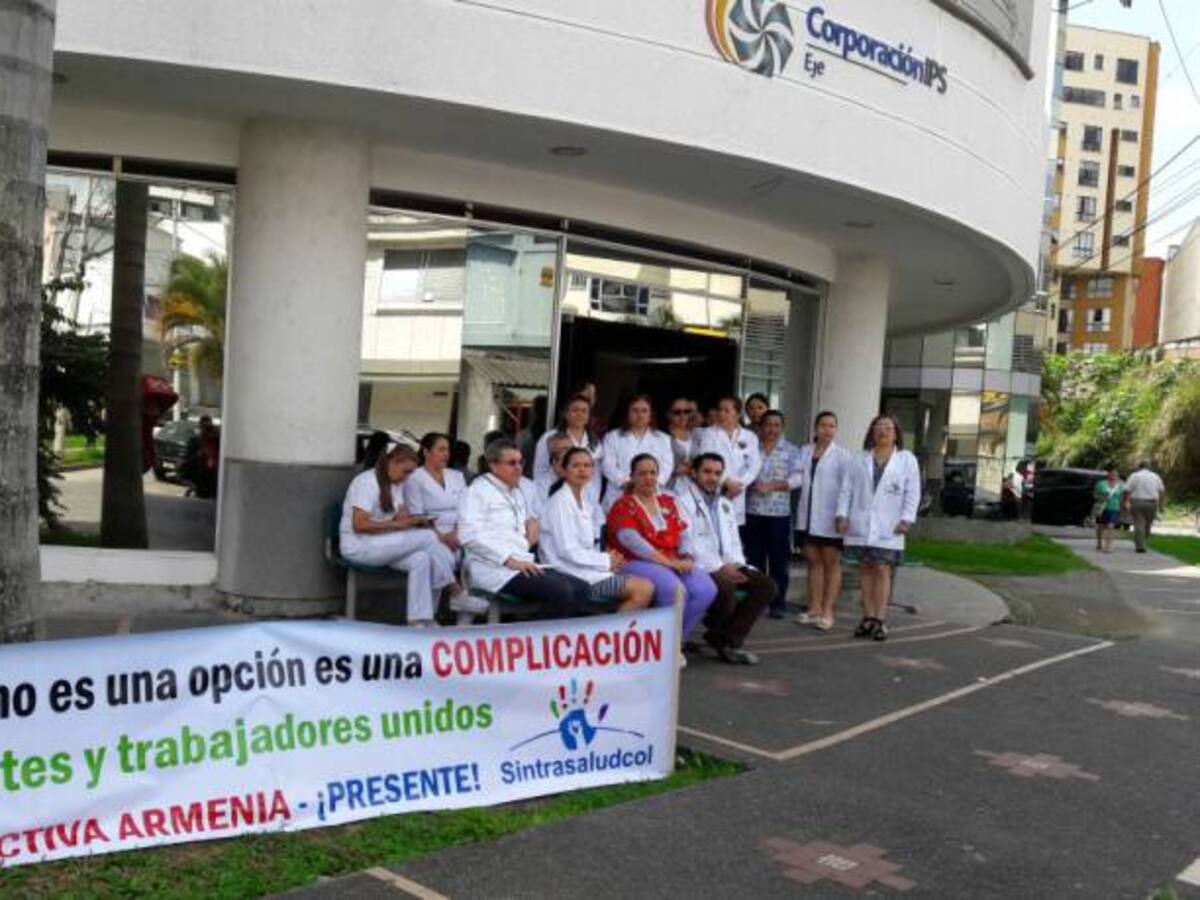 Médicos de Cafesalud en Armenia en paro por falta de pagos y seguridad social