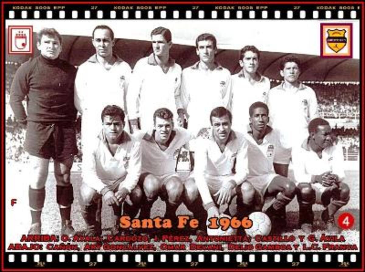SANTA FE 1966DE PIE IZD-DER: O. Ayala, Cardozo, I. Pérez, Antonietta, Castillo Y G. Ávila.ABAJO IZD-DER:Cañon, Ary Goncálvez, Omar Devani, Delio Gamboa Y L.C Franca.