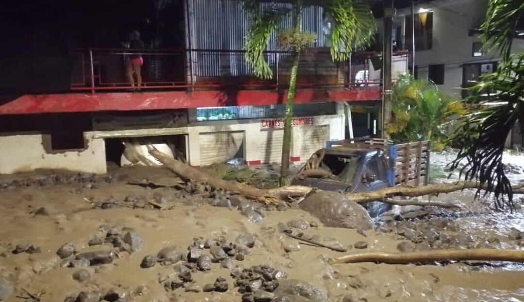 Creciente súbita deja perdidas en 200 viviendas de Dabeiba.