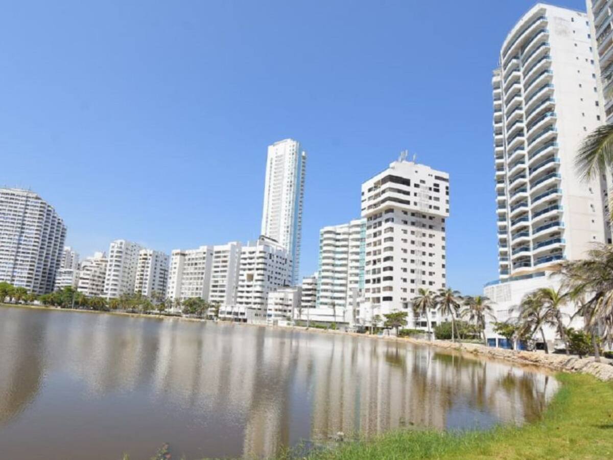 Motobomba, solución provisional a cierre de boca de El Laguito en Cartagena