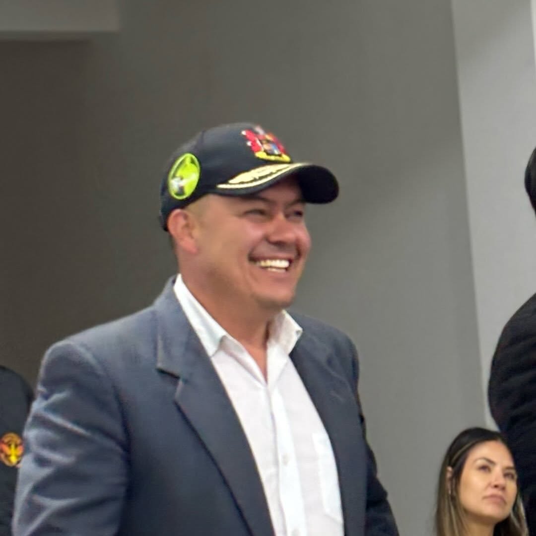 Dumar Pérez García responde ante la JEP por el homicidio de Álvaro Hernández Pérez se desempeña actualmente como concejal del Centro Democrático en Sogamoso, Boyacá.