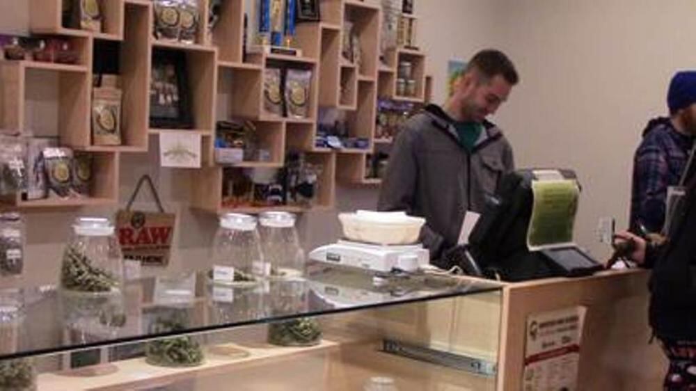 La tienda River Rock Wellness vende flores, comestibles y concentrados a base de marihuana para usos medicinales. Funciona desde el 2010 y es una de las más grandes en Colorado.