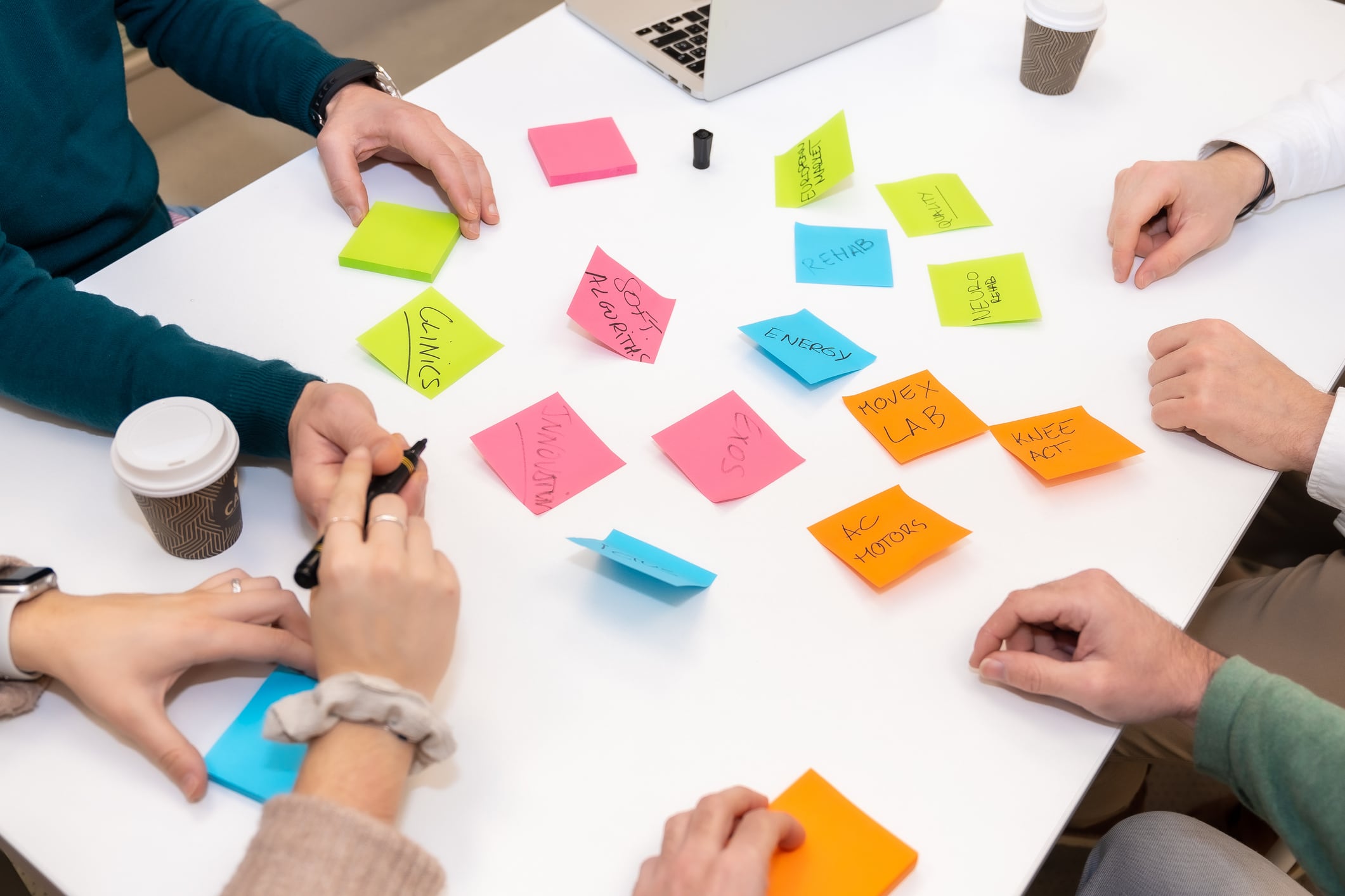 La jornada laboral se reducirá en Colombia a 44 horas semanales / Getty Images