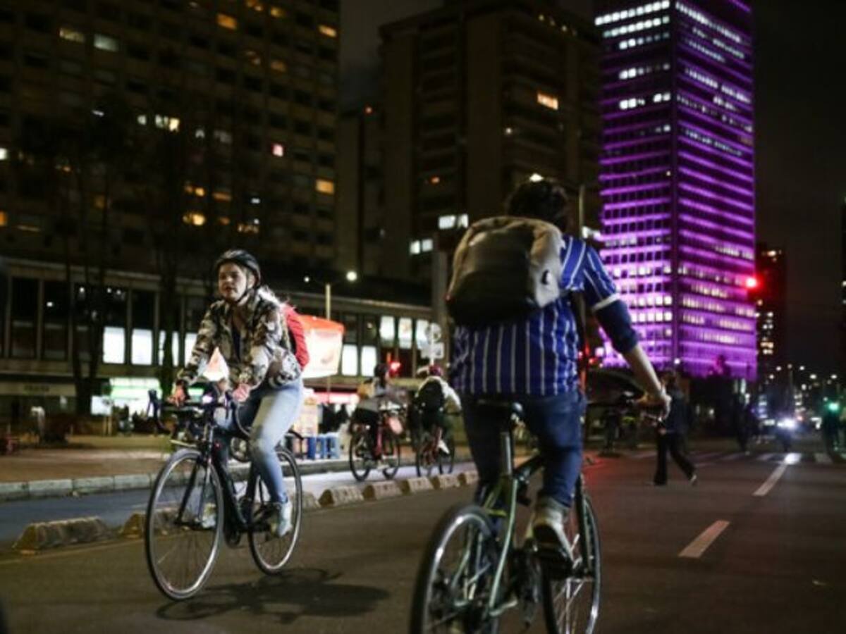 Ciclovía nocturna 2025: vías habilitadas y actividades para celebrar la Navidad en Bogotá