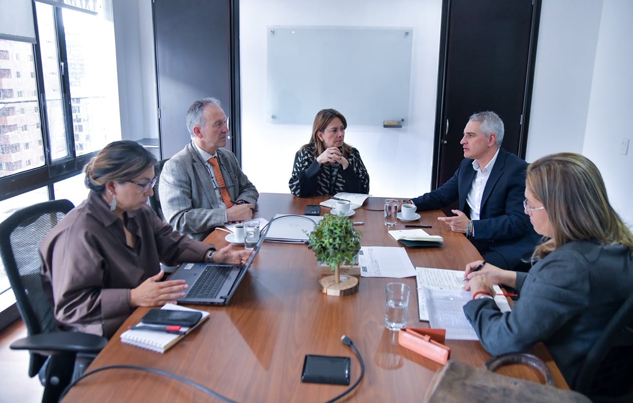 Reunión de la ministra de Salud con el Gobernador de Antioquia. Cortesía: Gobernación de Antioquia.