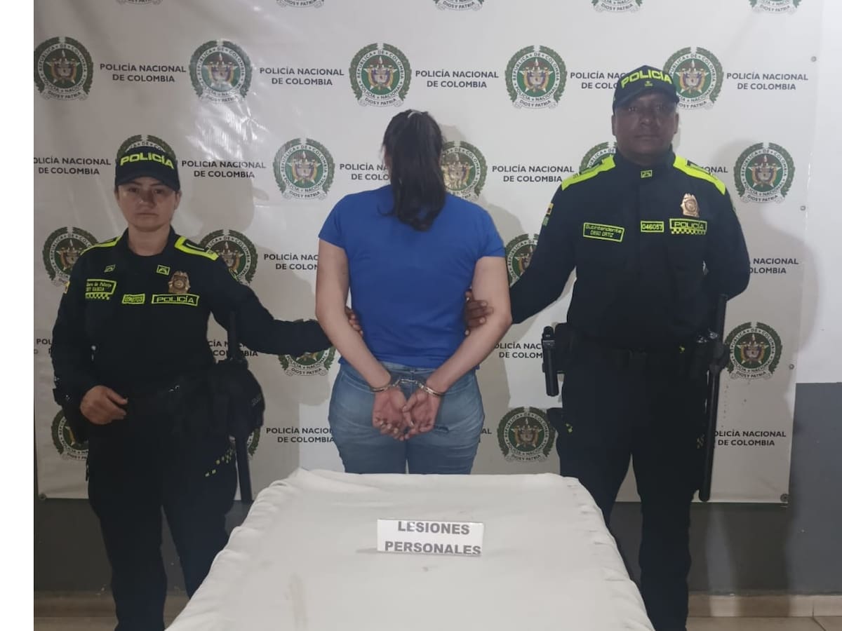 Una mujer que agredió y empujó a una guarda de seguridad en estación del MIO fue detenida en Cali