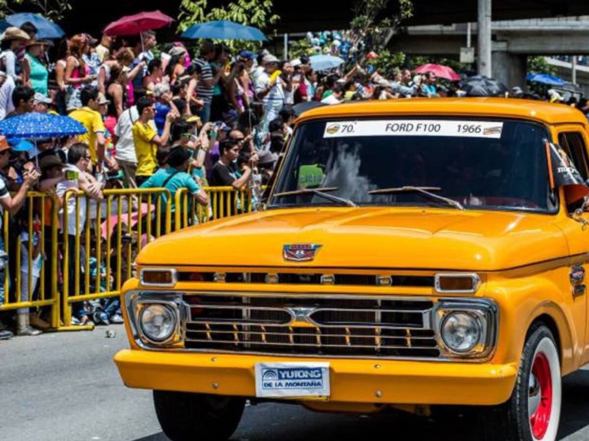 Lo atractivo del desfile de autos clásicos y antiguos