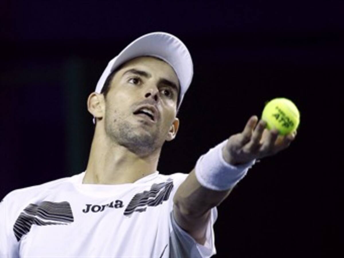 Giraldo vence a Mannarino y avanza a segunda ronda en París-Bercy