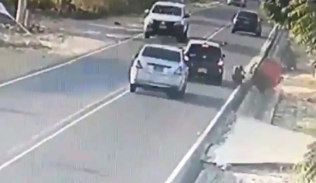 Vendedor de coco fue arrollado por un vehículo