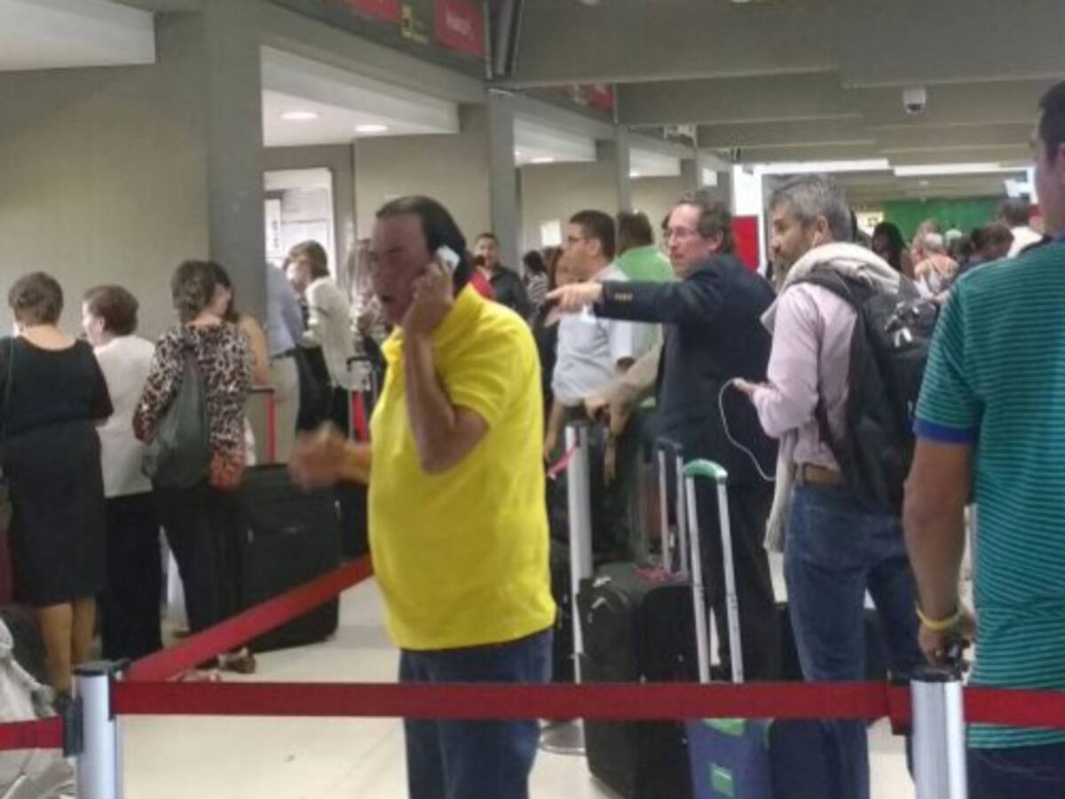 Siguen los retrasos en aeropuerto Alfonso Bonilla Aragón