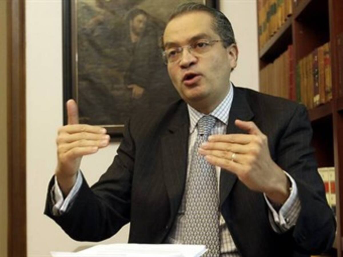 Gobierno está abierto a la crítica constructiva sobre proceso de paz: Mininterior