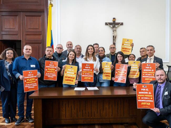 Proyecto de ley propone que contratos de los trabajadores oficiales no tengan fecha de vencimiento