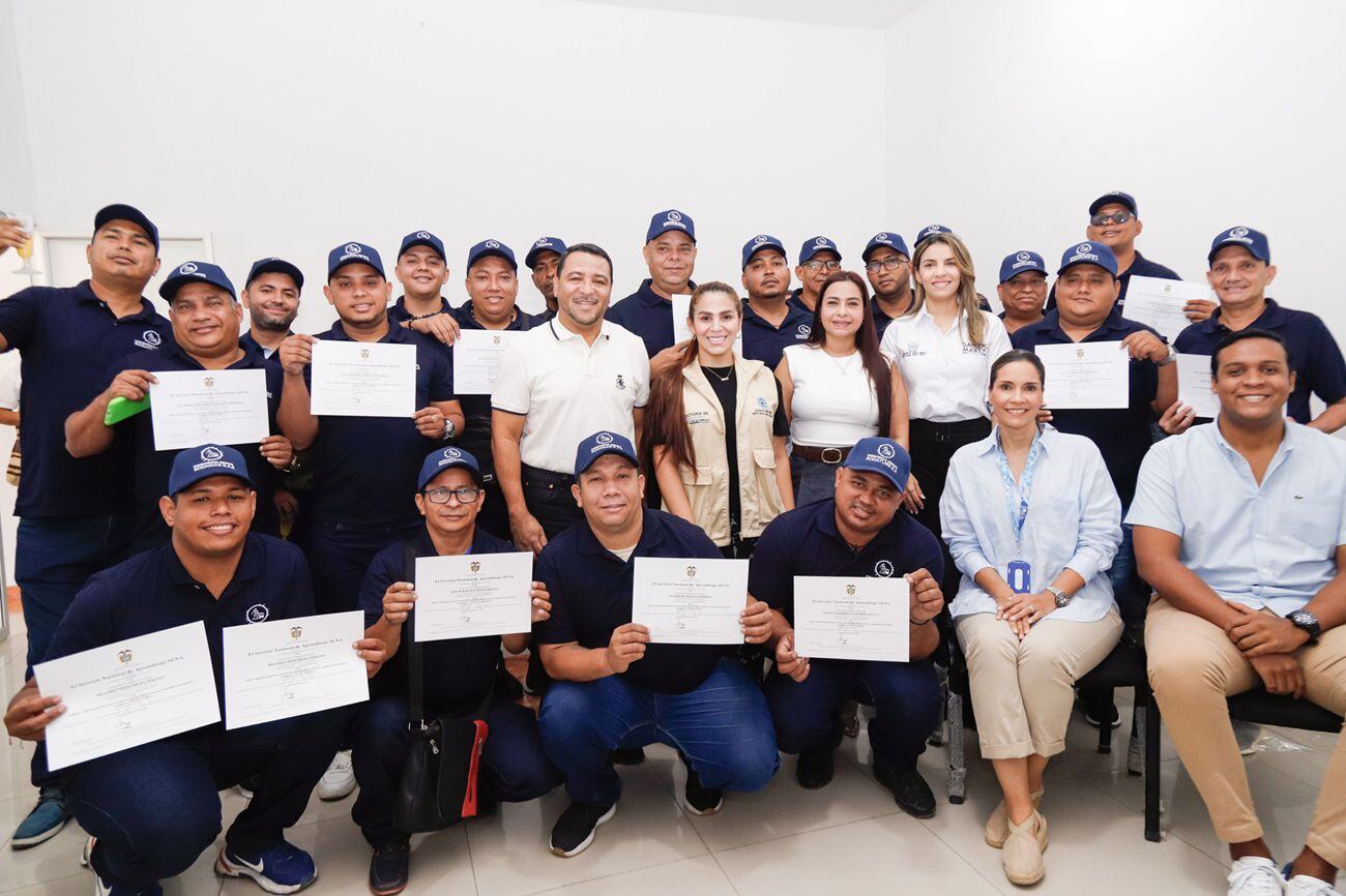 Certificados en competencias 22 conductores de bus urbano en Santa Marta/ Alcaldía de Santa Marta.