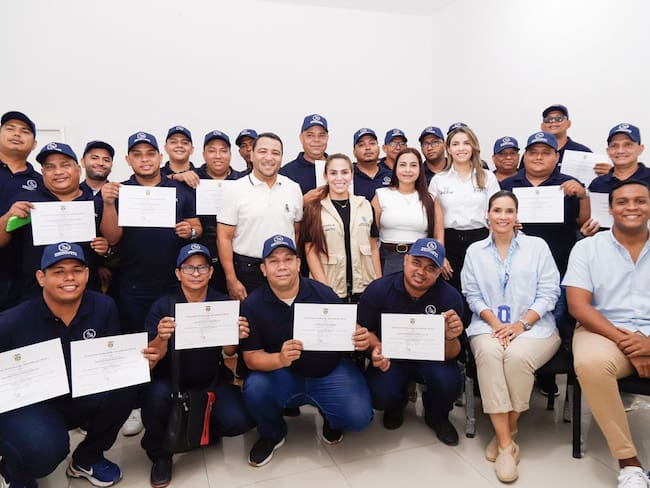 Certificados en competencias 22 conductores de bus urbano en Santa Marta/ Alcaldía de Santa Marta.