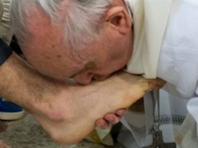 "Esto es lo que Jesús nos enseña ": Francisco en lavatorio de pies a 12 jóvenes reclusos