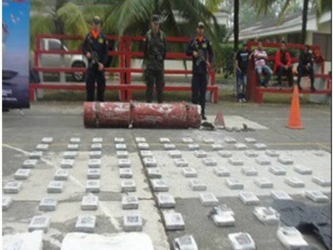 Incautan 100 kilos de coca en el torpedo de un barco