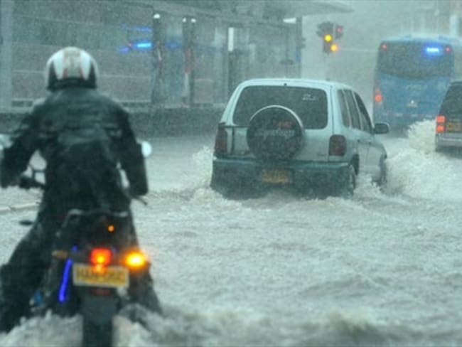Bomberos atendieron emergencias por tormenta eléctrica en Bogotá