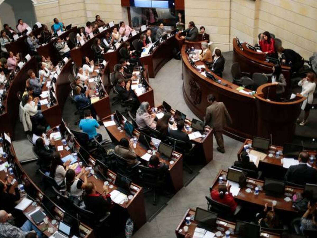 Con apoyo del uribismo se aprueba reforma a ley de orden público