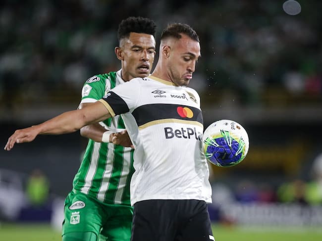 Sanguinetti, de frente contra el VAR y Carlos Betancur tras polémicas en Inter de Bogotá vs Nacional / Colprensa