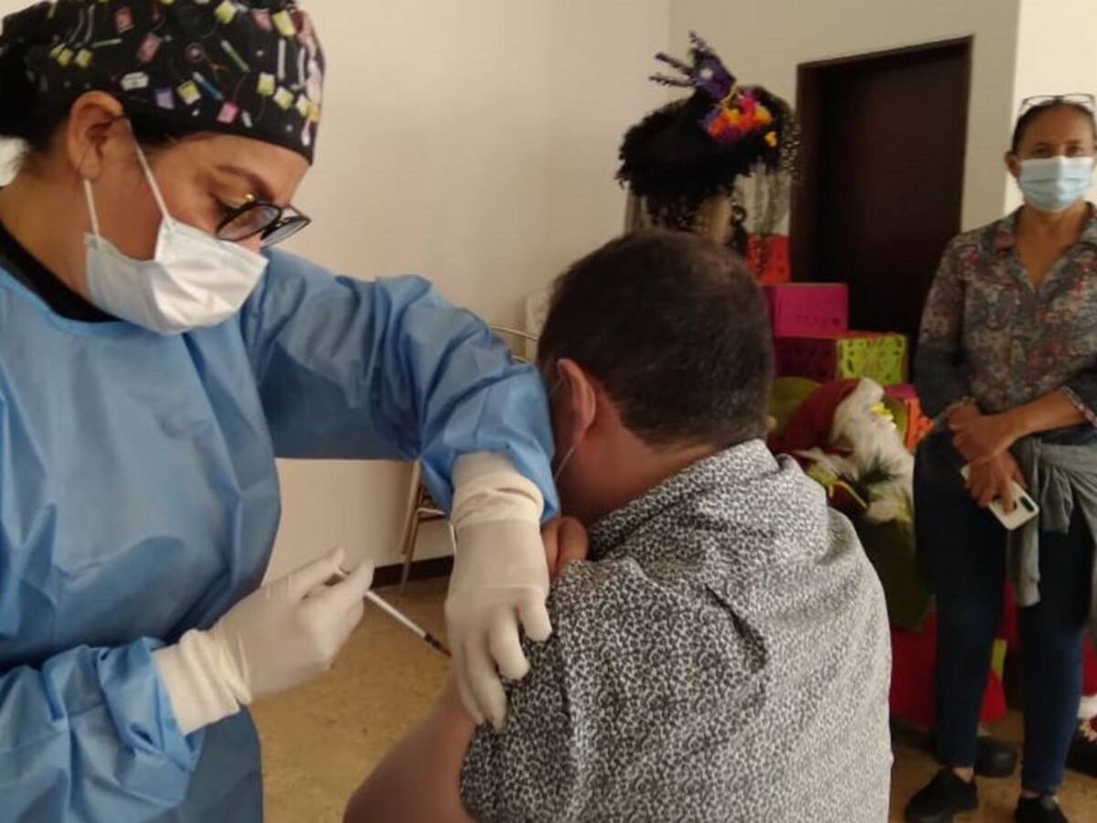 En el Quindío advierten por déficit de 10.000 segundas dosis contra COVID