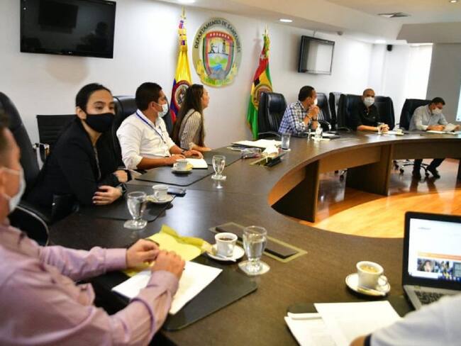 GOBERNADOR TOQUE DE QUEDA SABADO