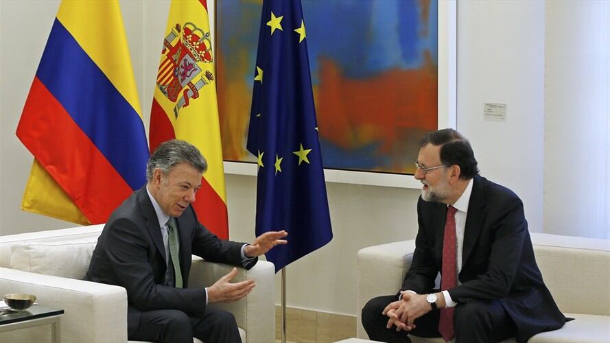 El presidente del Gobierno español, Mariano Rajoy, y el de Colombia, Juan Manuel Santos. Foto: Associated Press - AP