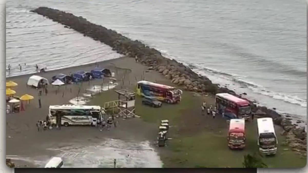 Procuraduría pidió controles para frenar parqueo de vehículos en las playas