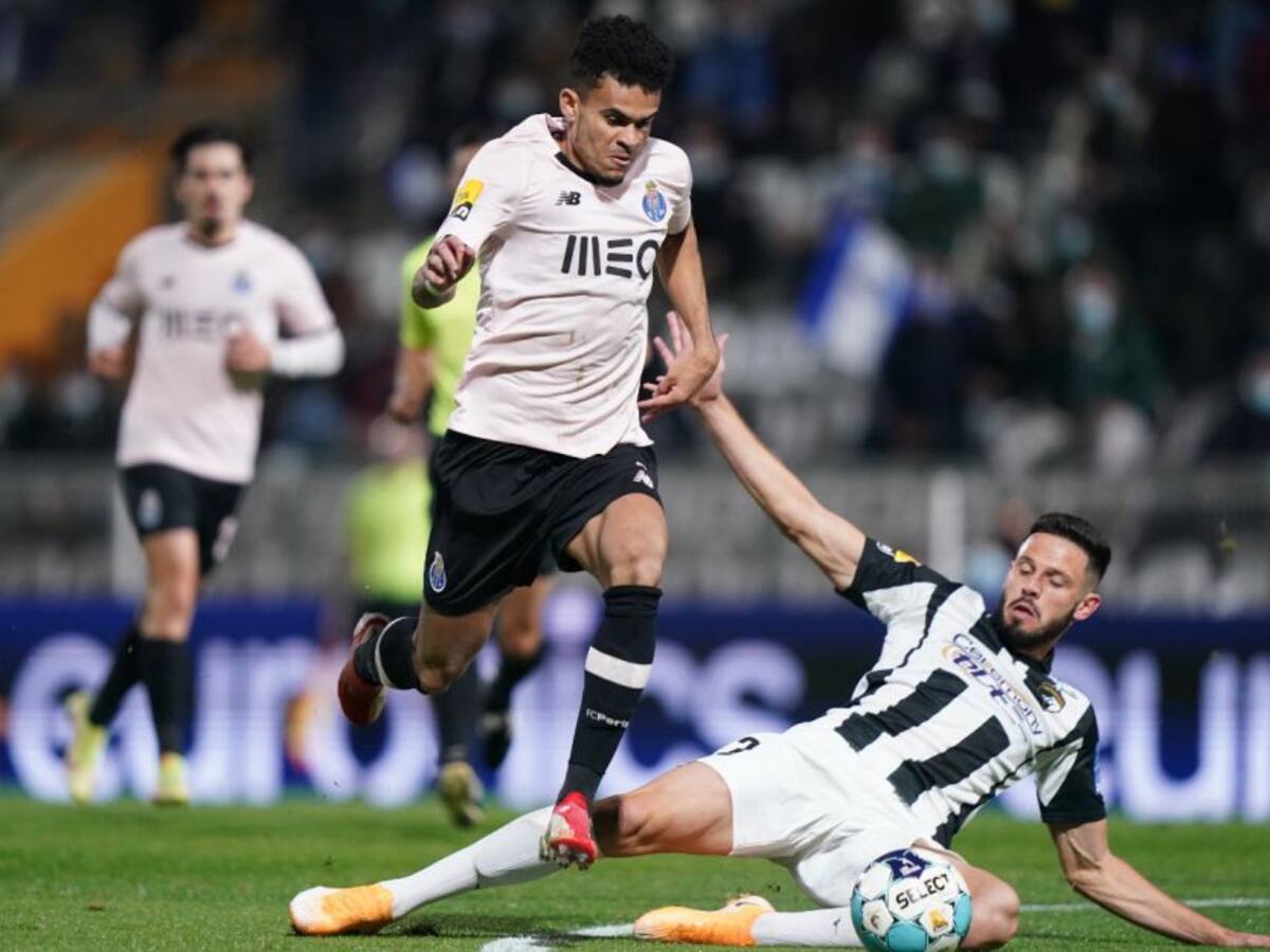 Video: Lo que faltaba, Luis Díaz ahora marcó de tiro libre