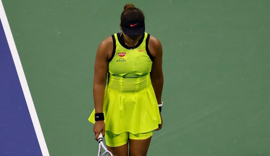 Naomi Osaka se dejó ver claramente afectada tras su derrota en la tercera ronda del US Open.