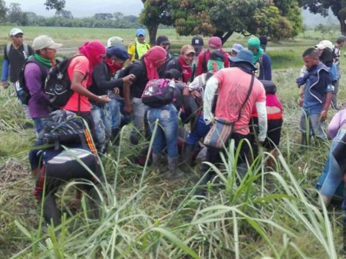 Autoridades confirman que los indígenas han golpeado a los policías que tienen retenidos