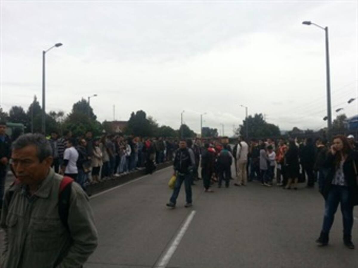 Policía desbloquea Portal de la 80