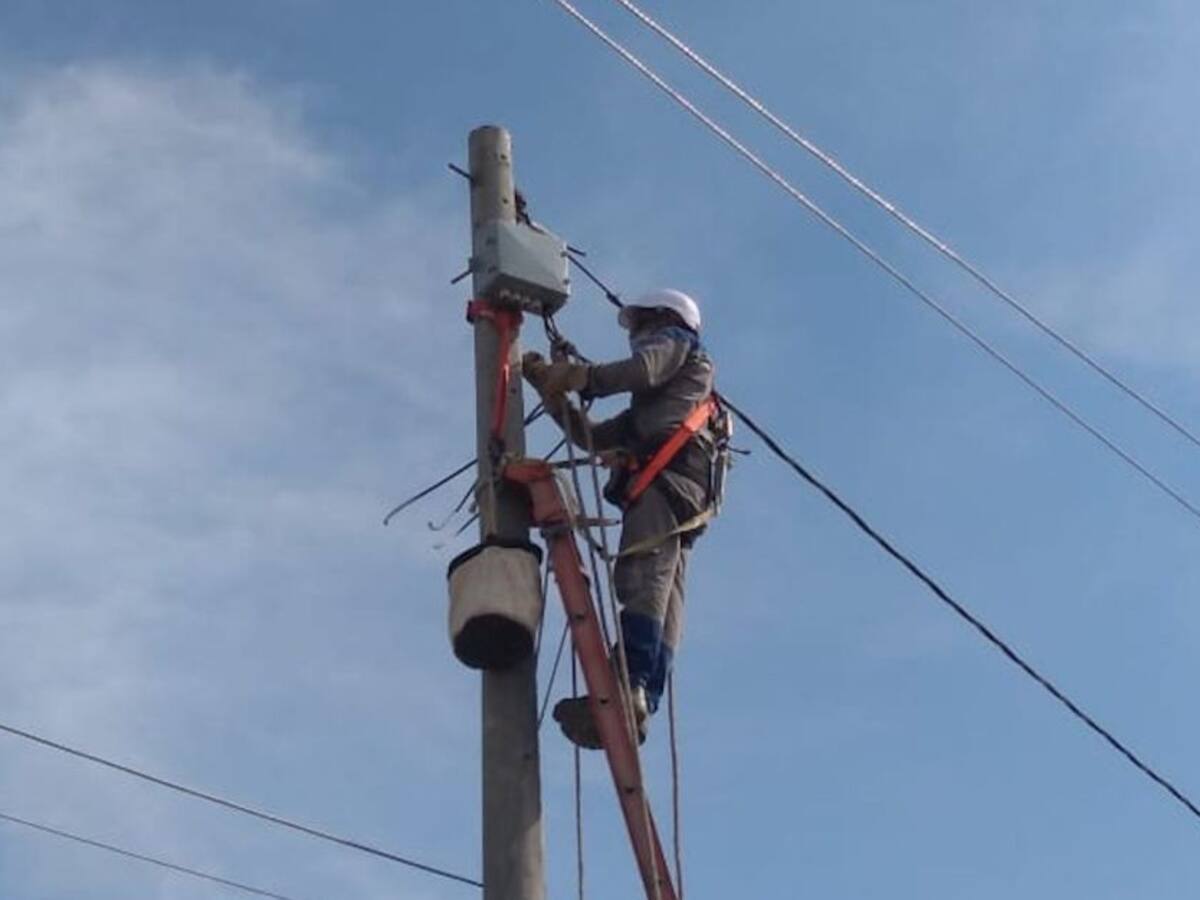 Alcaldía de Remolino y Air-e firman convenio de electrificación