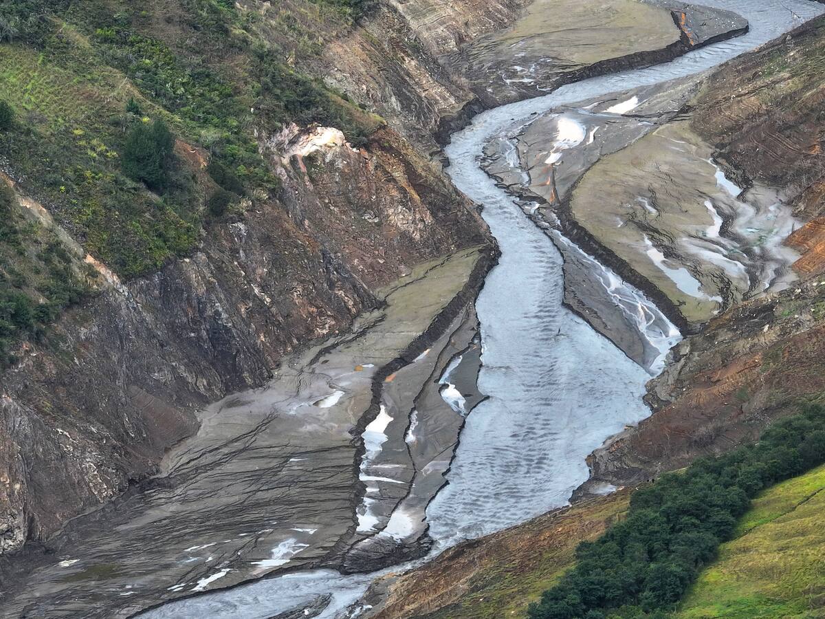 No hay que cantar victoria: presidente Petro sobre aumento en nivel de embalses