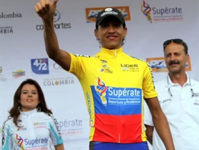 Ronald Gómez asumió liderato de la Vuelta de la Juventud
