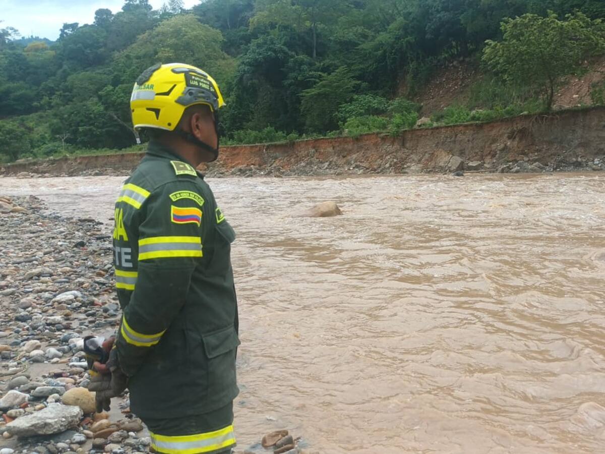 ¡Milagro! rescatan dos niños arrastrados por el río de Oro