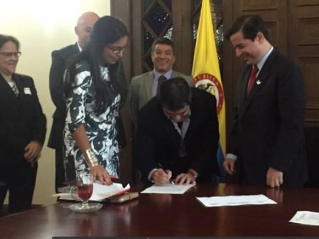 Firmado convenio para implementación de cámaras de vigilancia en Barranquilla